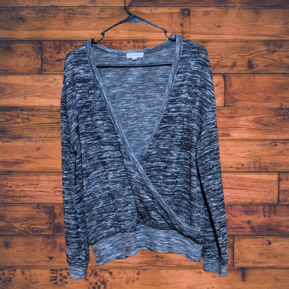 Women's Coco + Jaimeson V Neck Gray/Black Long Sleeve Top Sz M